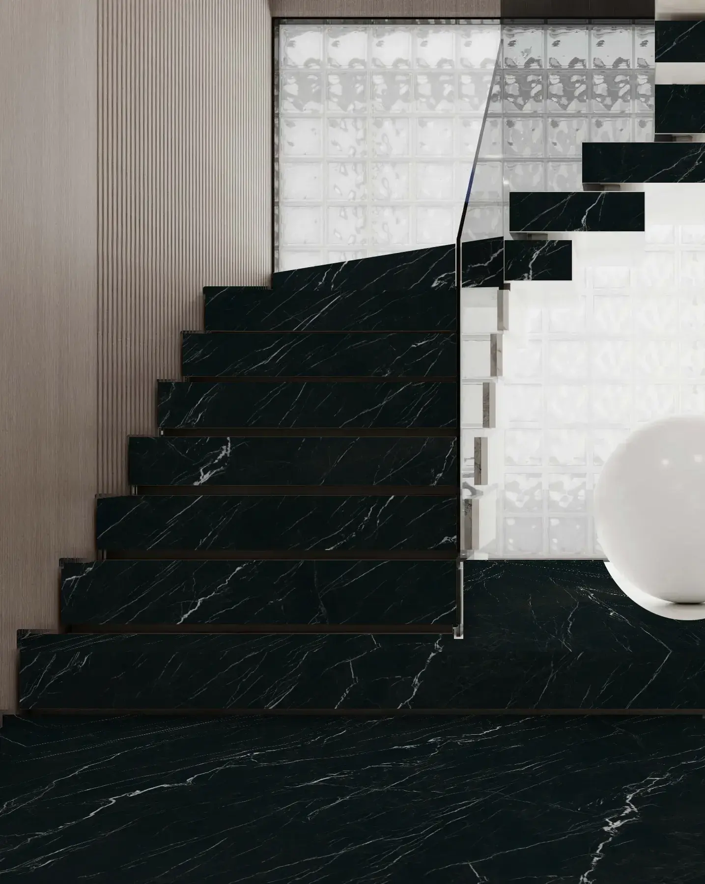 גרם מדרגות ורצפה מחופים בNero Marquina, עם מעקה זכוכית